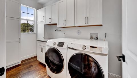 500 Ne Wavecrest Way