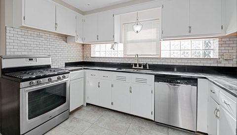 7303 N Kildare Avenue