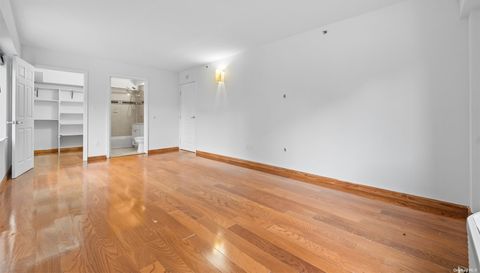 64-34 Grand Central Pkwy