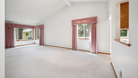 2639 Lake Court Circle