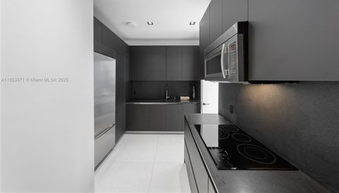 1300 Brickell Bay Dr