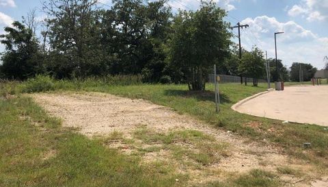 120 James Hoskins LN