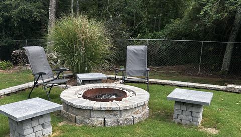 215 Iron Hill Rd