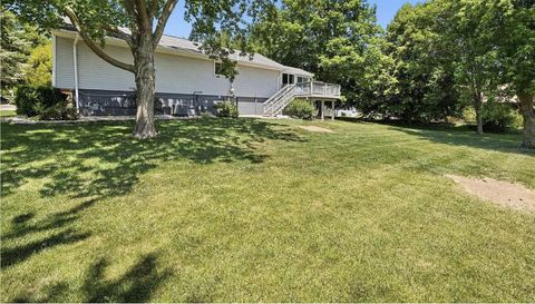 212 N Ostrom Ave