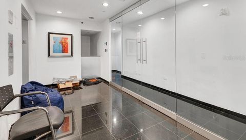 207 Calle Del Parque