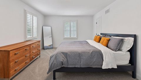 129 Chicago Avenue N