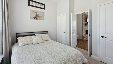 5812 W Sky Hawk Trail