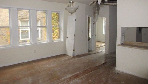 7608 - 10 S Phillips Avenue