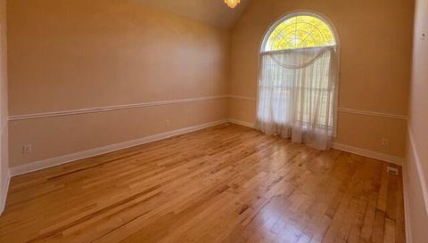 2327 Glennridge Rd