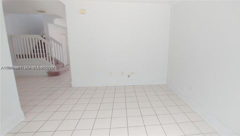 1528 Se 24th Ct