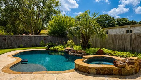 2509 Hutchins Ln