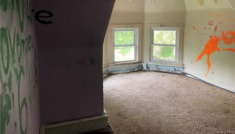 12 Woodland Ave