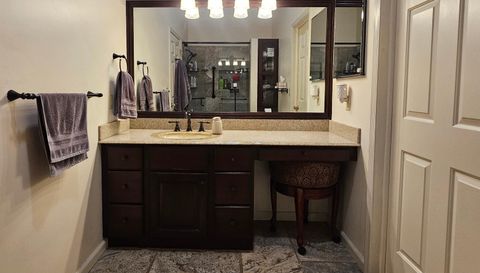 11815 N Lake Side Dr