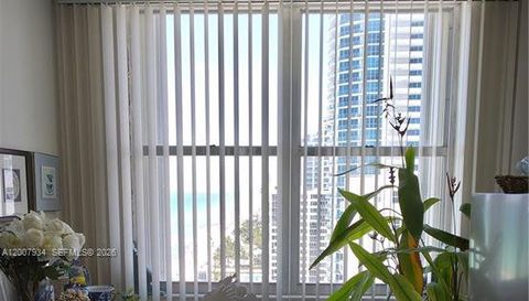 2751 N Ocean Dr