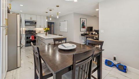 1102 E River Cove St