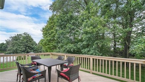2 Whitman Pl