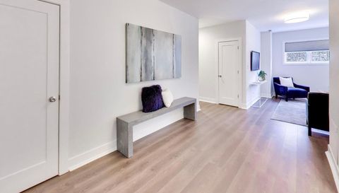 1359 W Hubbard Street