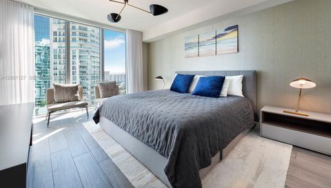 300 Sunny Isles Blvd