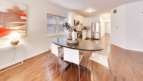 1359 W Hubbard Street