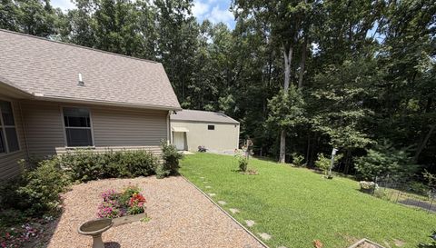 104 Bottom Dr