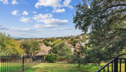 88 White Magnolia CIR