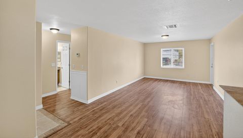202 Red Maple Pl