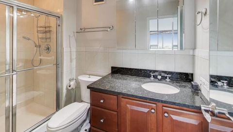 5733 N Sheridan Road