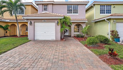 3256 Commodore Ct