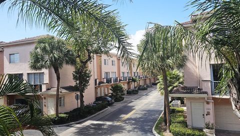 2033 SE 10th Ave Fort Lauderdale