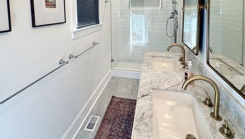 6 Brewster Ct