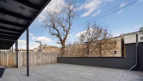 1335 N Western Avenue