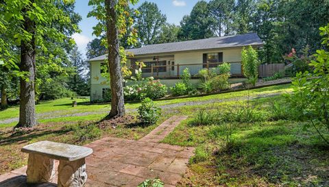 28 Coon Tail Rd
