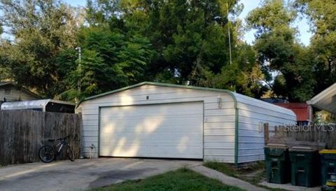 305 LAKESIDE AVENUE