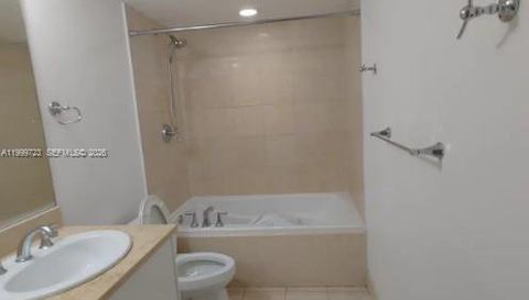 20000 E Country Club Dr