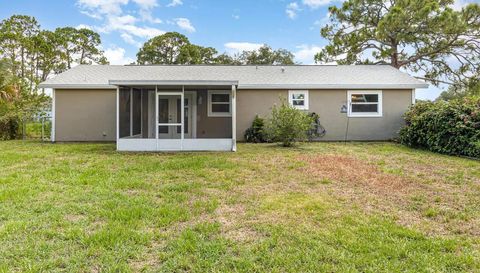 1399 Helliwell St NW