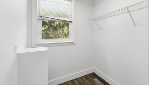 8301 Riverside Dr NE