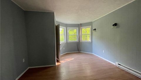 12 Woodland Ave
