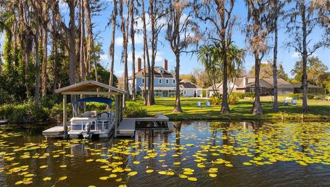 1006 Lake Cooper