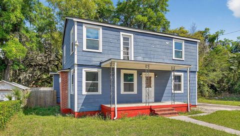 111 E 54th St