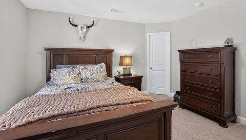 725 Dottie Ct