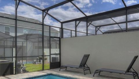 1692 TROPICAL PALMS CIRCLE