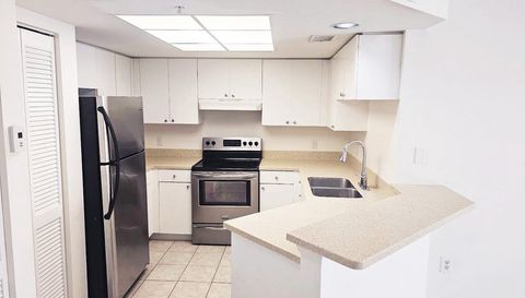 2033 SE 10th Ave Fort Lauderdale