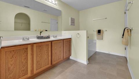 24483 LAKESIDE MANOR