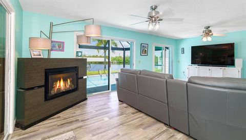 4195 SURFSIDE COURT