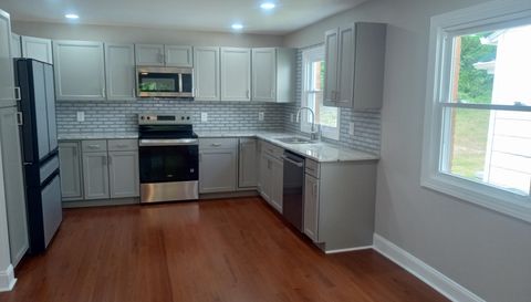 1008 East Side Dr