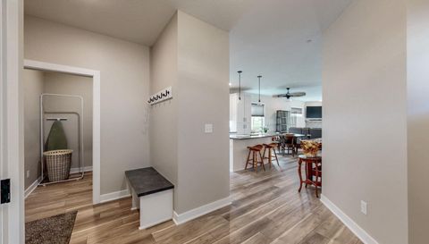 698 Shardlow Place NE