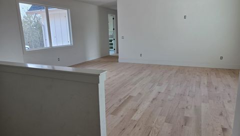 7048 Nichols Cove Dr