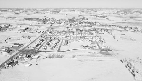 208 E 11th Street SE