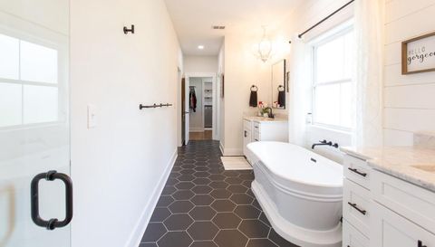 3395 Mariana Oaks Dr