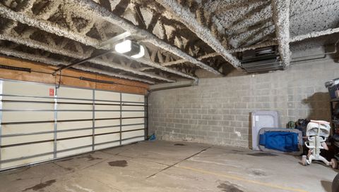 2222 W BELMONT Avenue